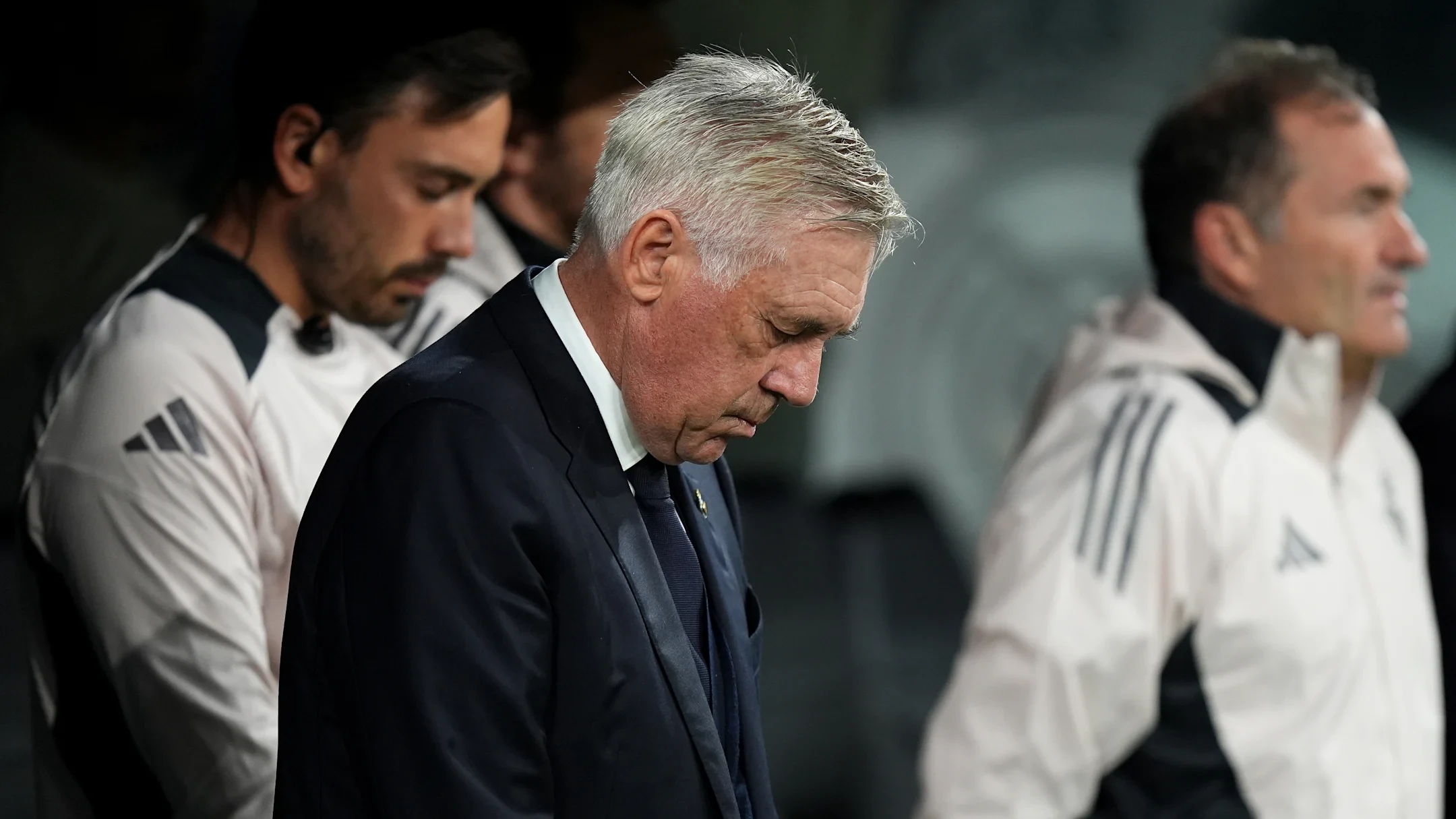 Carlo Ancelotti thừa nhận 'những lo lắng' về phong độ kém của Real Madrid.