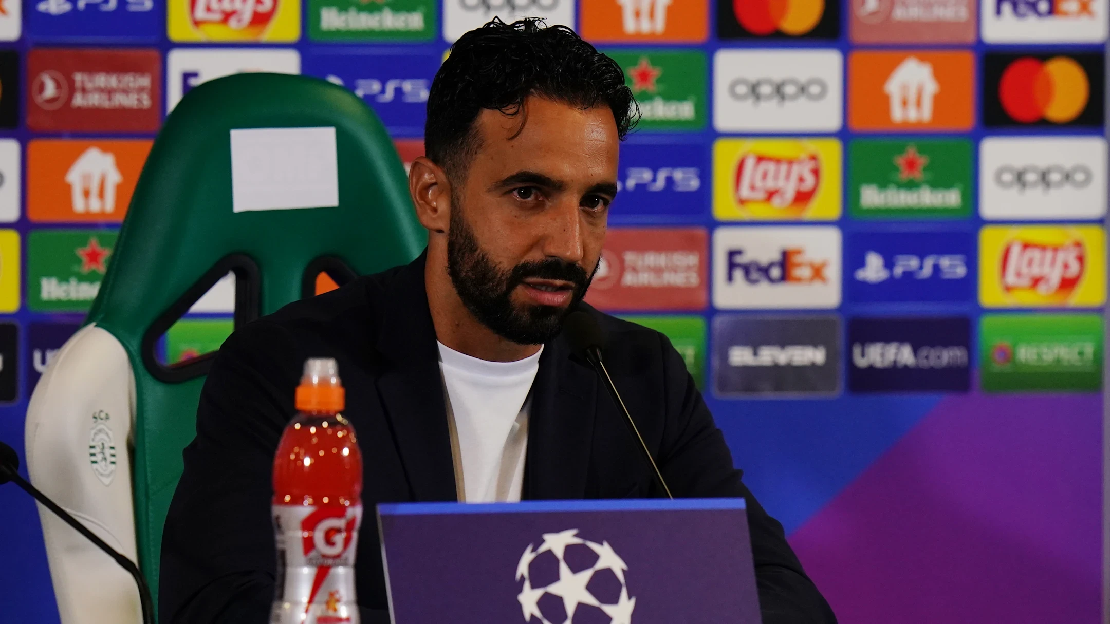 Ruben Amorim đã được cảnh báo về áp lực "khủng khiếp" tại Manchester United bởi một cựu huấn luyện viên của đội bóng này