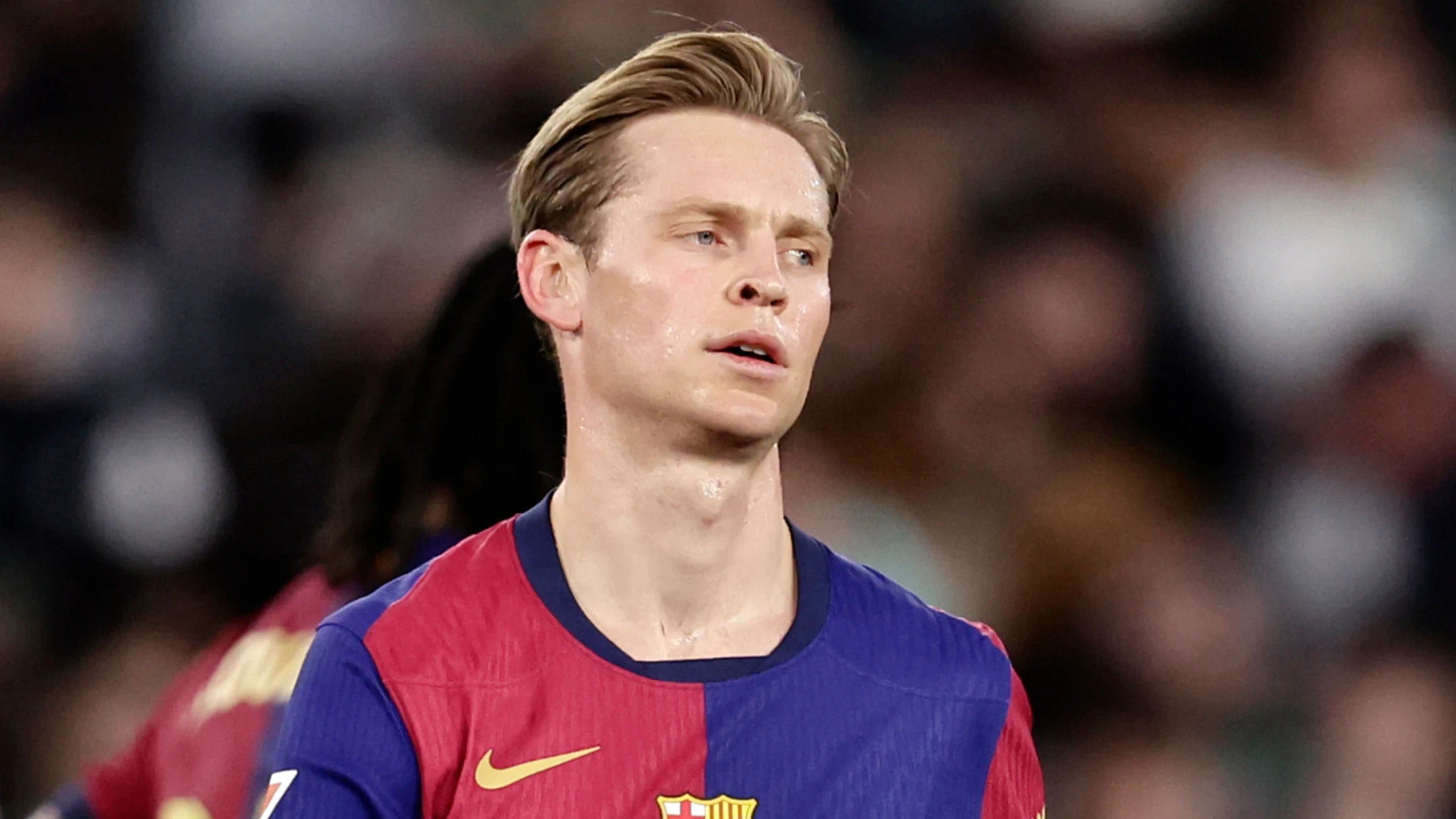Hansi Flick đưa ra nhận xét về Frenkie de Jong giữa tin đồn rời Barcelona