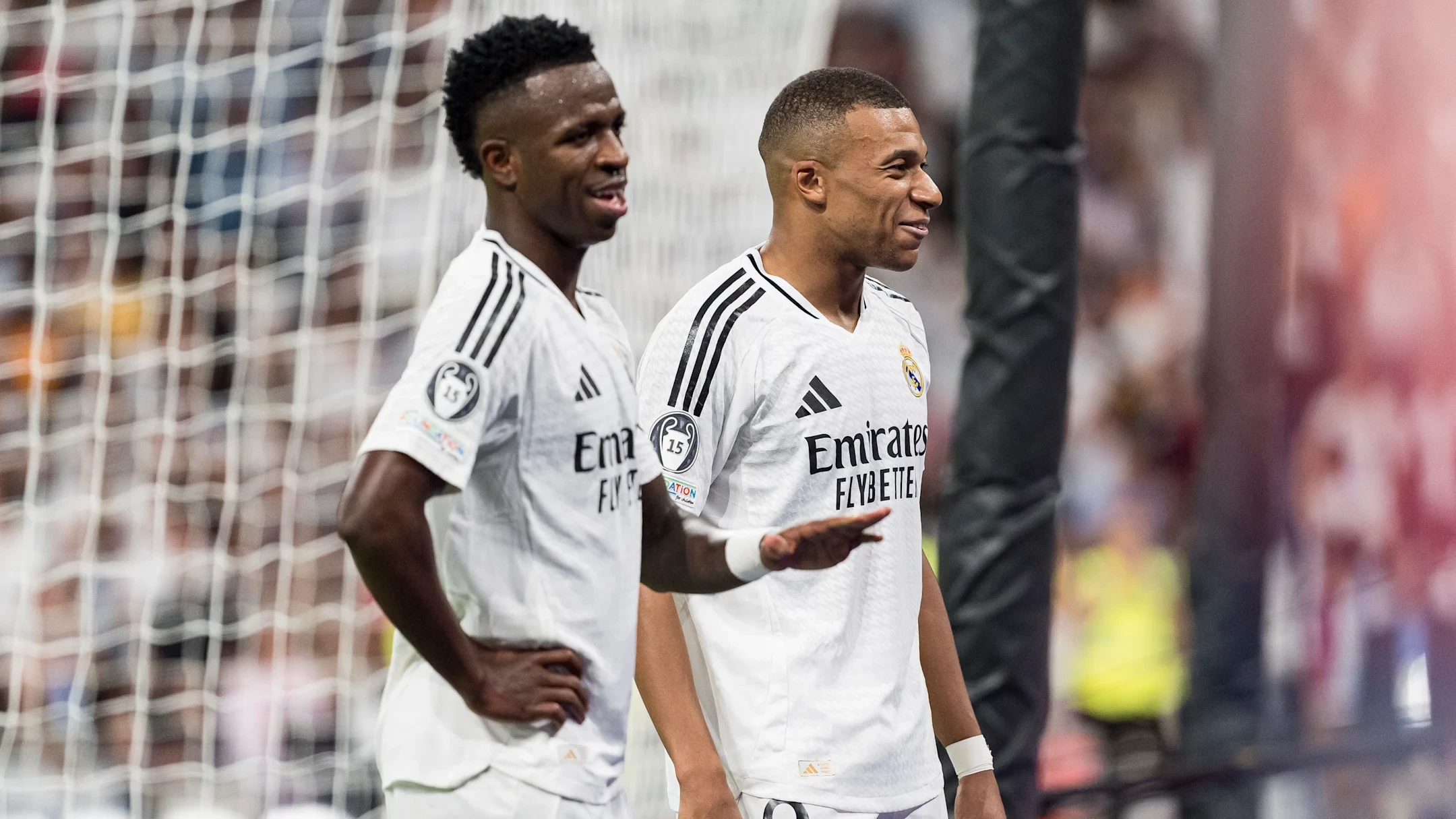 Vinicius Junior đưa ra yêu cầu về mức lương ngang bằng Kylian Mbappe trong các cuộc đàm phán hợp đồng với Real Madrid